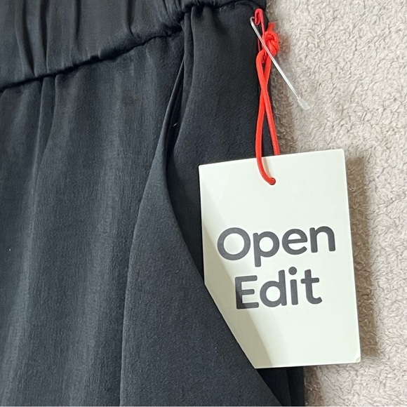 Open Edit Women's Black Relaxed Drawstring Shorts - Picture 2 of 10